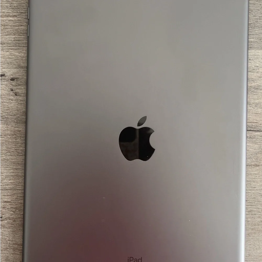 Apple sleek black